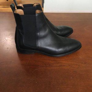Everlane: New Modern Chelsea Boot (size 8 narrow)